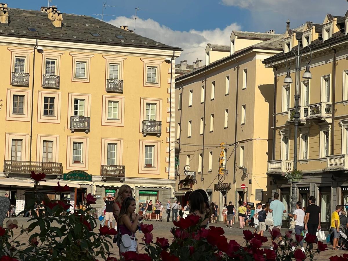 Belabri - Central Charme&Comfort -Mansarde E Appartamento Aosta Eksteriør billede